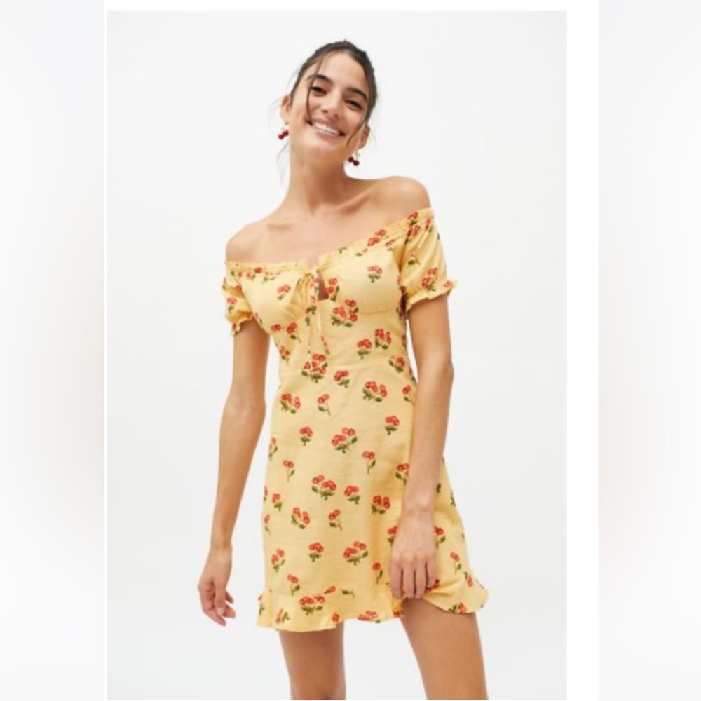 Urban Outfitters Magpie Off-the-Shoulder dress size M